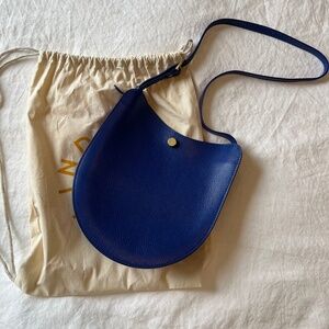 lindquist savoie in ultramarine